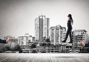 İşadamı blindfolder gözleri ile