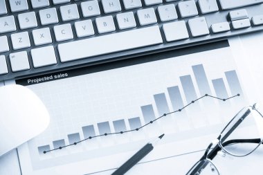 Ortalama satış raporu hazırlanıyor