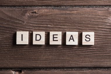 Mektup ile ahşap eleman 