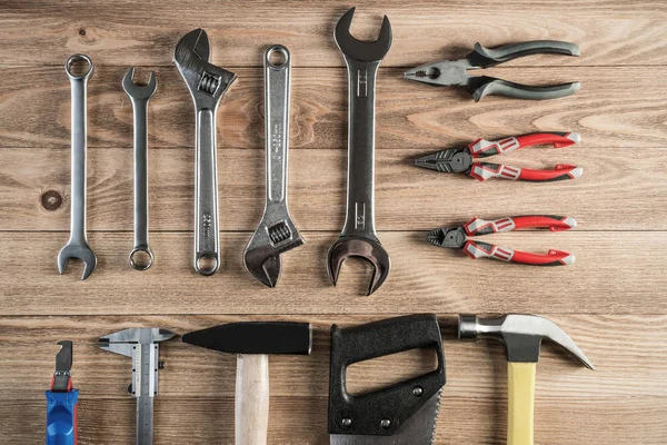 Instrumentos sobre mesa de madera — Foto de Stock