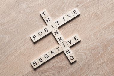 Ahşap masa ahşap küpleri