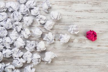 İlham ve yaratıcılık kavramı arayışı içinde