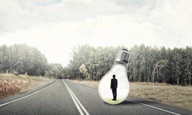 Ampulün içindeki iş adamı