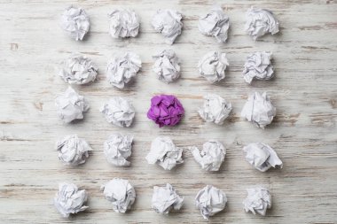 İlham ve yaratıcılık kavramı arayışı içinde