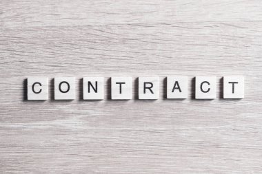 harflerle ahşap öğeleri