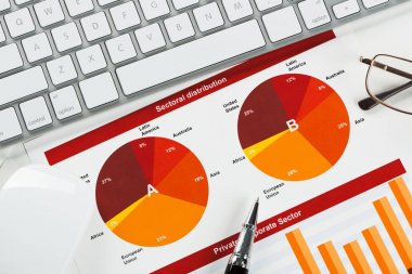 İş çalışma alanı klavye ile 