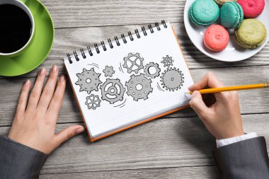 Not Defteri'nde çizim işkadını