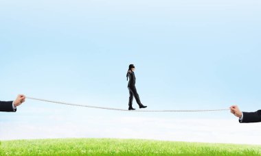 İşadamı blindfolder gözleri ile