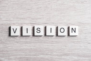 harflerle ahşap öğeleri