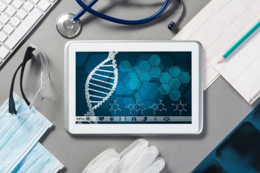 tablet PC ve doktor araçları masada