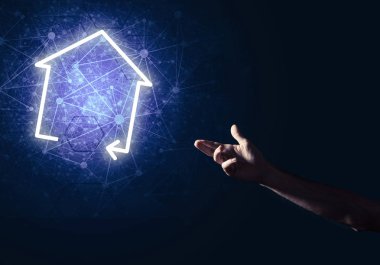 parlayan ev simgesini dokunmadan adam