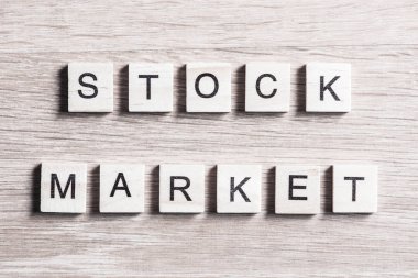 harflerle ahşap öğeleri