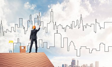 Mühendis adam arka ayakta 