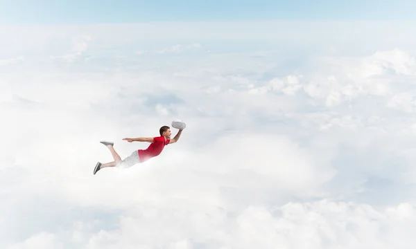 A sky high-repülő ember — Stock Fotó