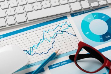 İş çalışma alanı klavye ile 