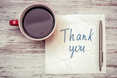 Peçeteye yazılmış romantik mesaj