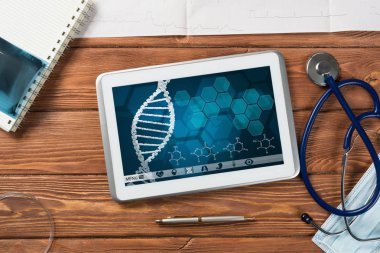 Beyaz tablet pc ve doktor araçları