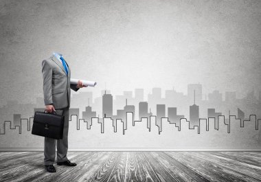 Başsız mühendis adam