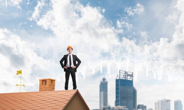 Takım elbiseli genç işadamı 