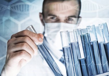 Reaktifler karıştırma genç bilim adamı