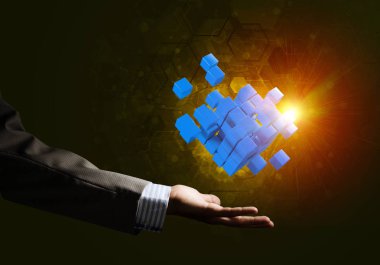 Adam el ele tutuşan küp figürü