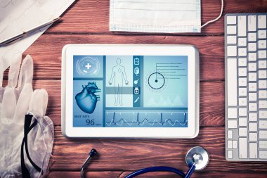 Beyaz tablet pc ve doktor araçları