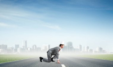  businessma nrunning acele