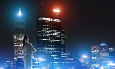 Gece city adlı arayan kadın