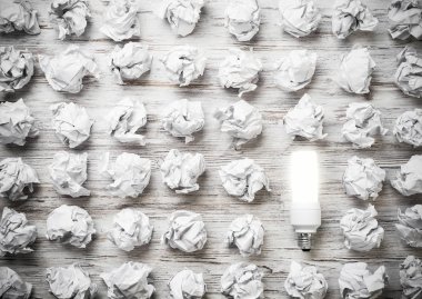 Buruşuk kağıt birçok topları