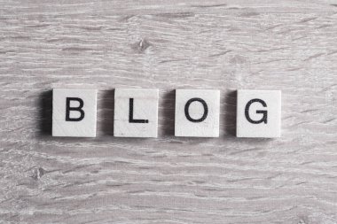 harflerle ahşap öğeleri