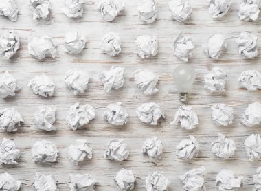 Buruşuk kağıt birçok topları