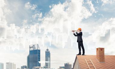 Takım elbiseli genç işadamı 