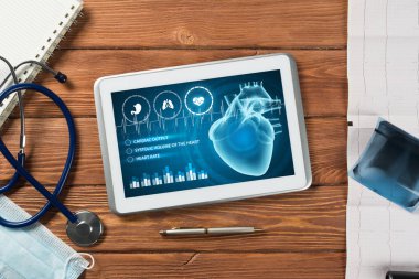 Beyaz tablet pc ve doktor araçları