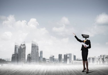 Kamera zoom ile meçhul iş kadını