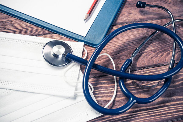 Деревянный стол
 