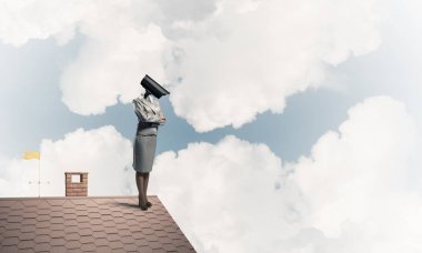 Kamera zoom ile meçhul iş kadını