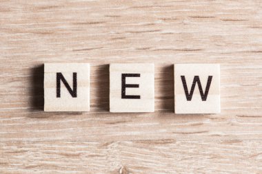 harflerle ahşap öğeleri