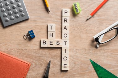 Ahşap küpleri kavramları yazım