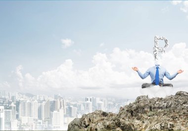 Başsız meditasyon işadamı