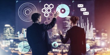 İki iş adamları ile arka ayakta