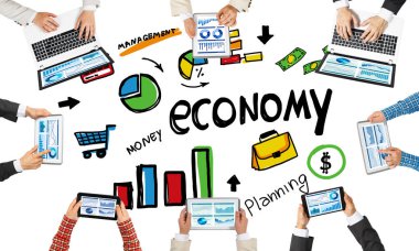 Bir grup insan elinde aygıtlarla