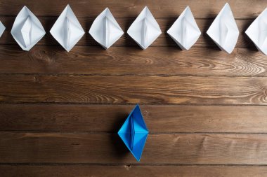 Origami deniz araçları kümesi  