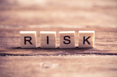 harflerle ahşap öğeleri