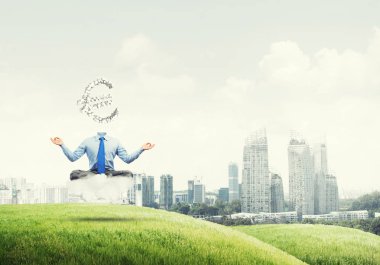 Başsız meditasyon işadamı