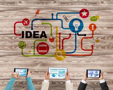 Cihazlar kullanarak insanların Üstten Görünüm 