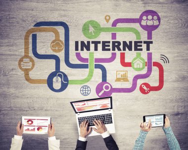 Cihazlar kullanarak insanların Üstten Görünüm 