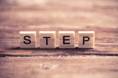 harf ile ahşap öğeleri