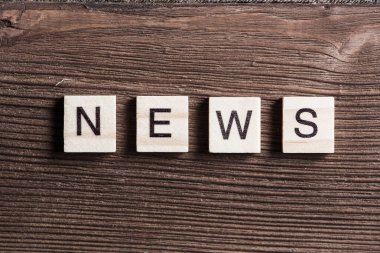 harflerle ahşap öğeleri