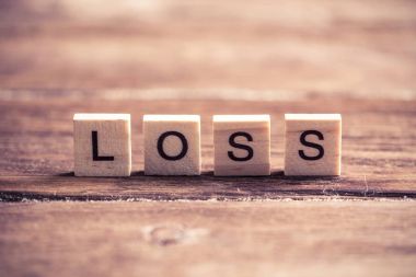 harflerle ahşap öğeleri