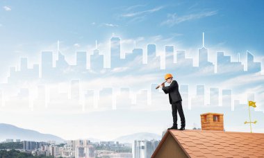 Takım elbiseli genç işadamı 